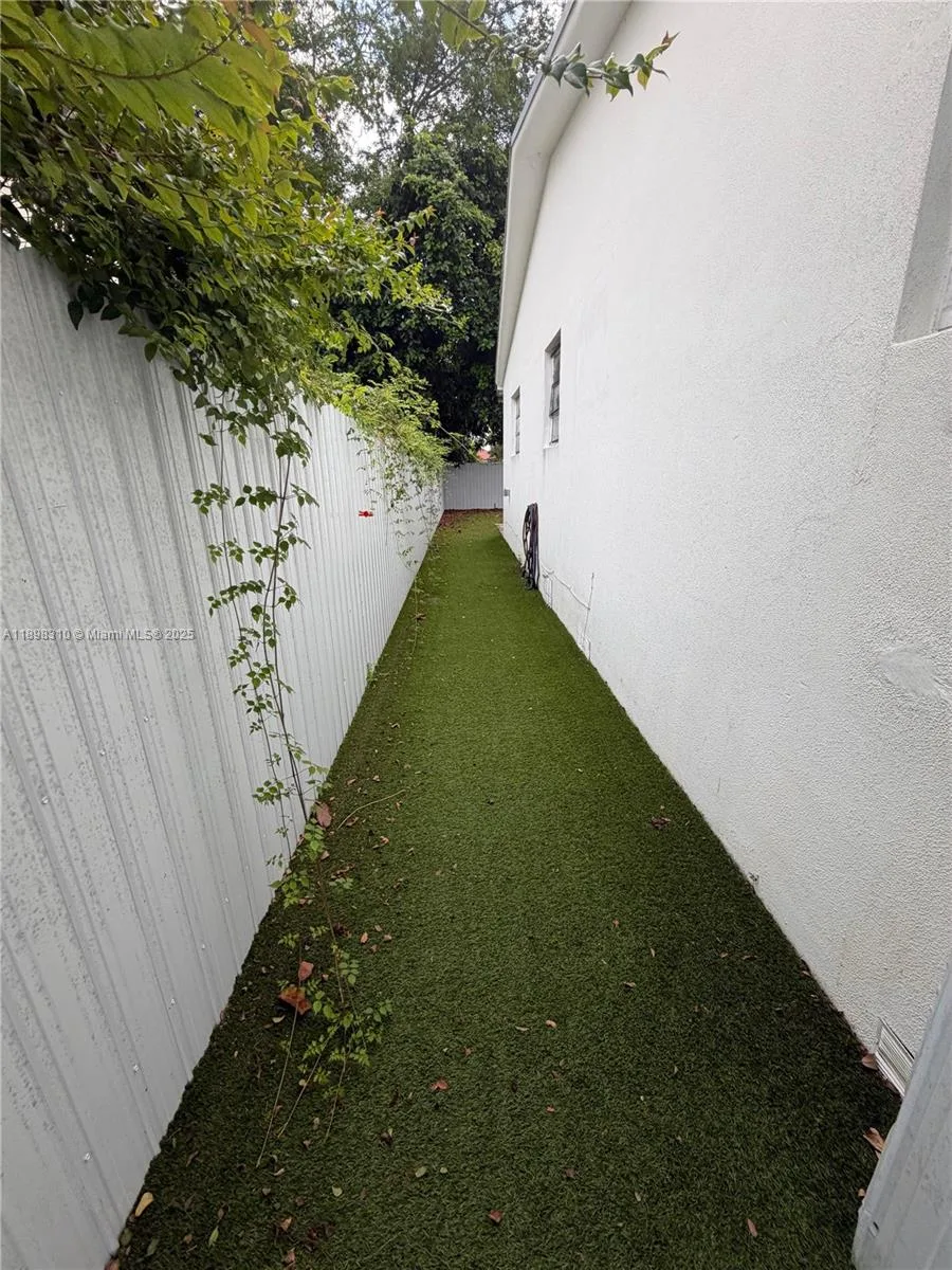 1132 NW 38th St # 1132, Miami, FL 33127 photo 9