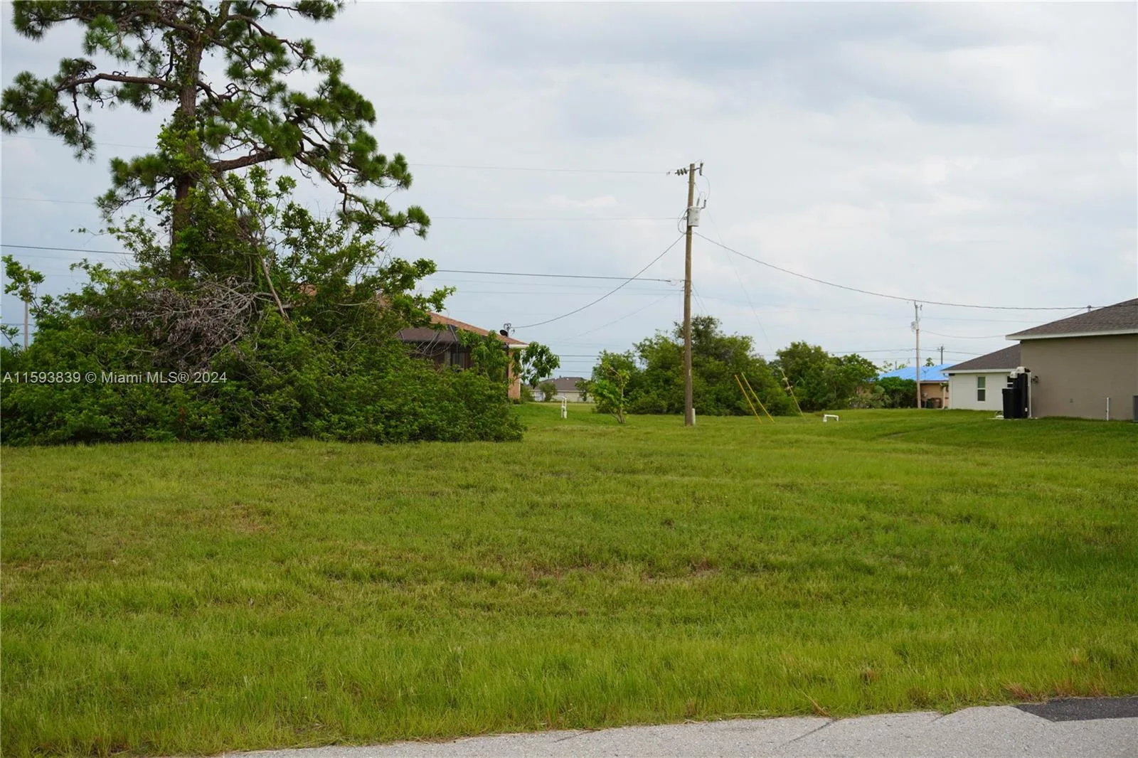 1313 NE 7th Ave, Cape Coral, FL 33909 photo 3