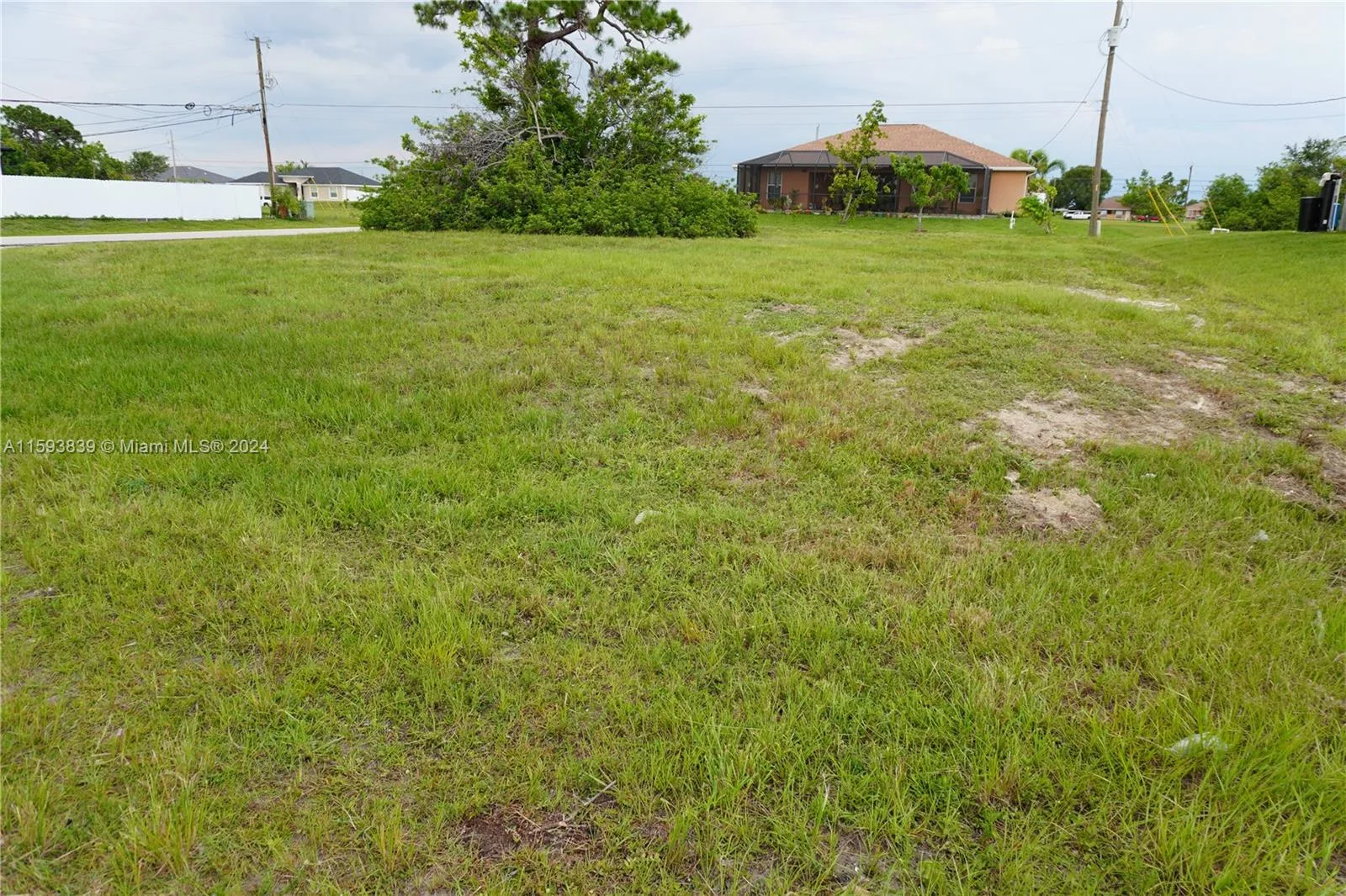 1313 NE 7th Ave, Cape Coral, FL 33909 photo 4