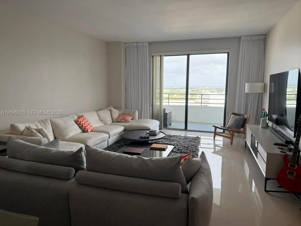 2500 Parkview Dr # 2518, Hallandale Beach, FL 33009 photo 3
