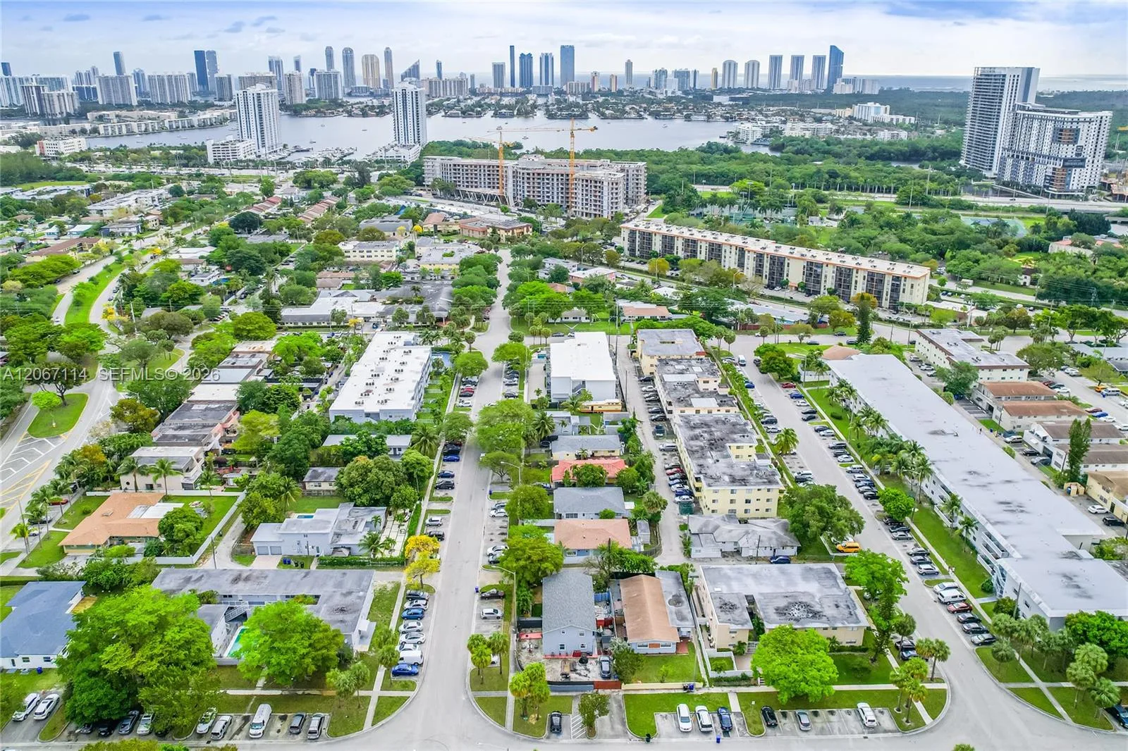 2100 NE 170th St, North Miami Beach, FL 33162 photo 4