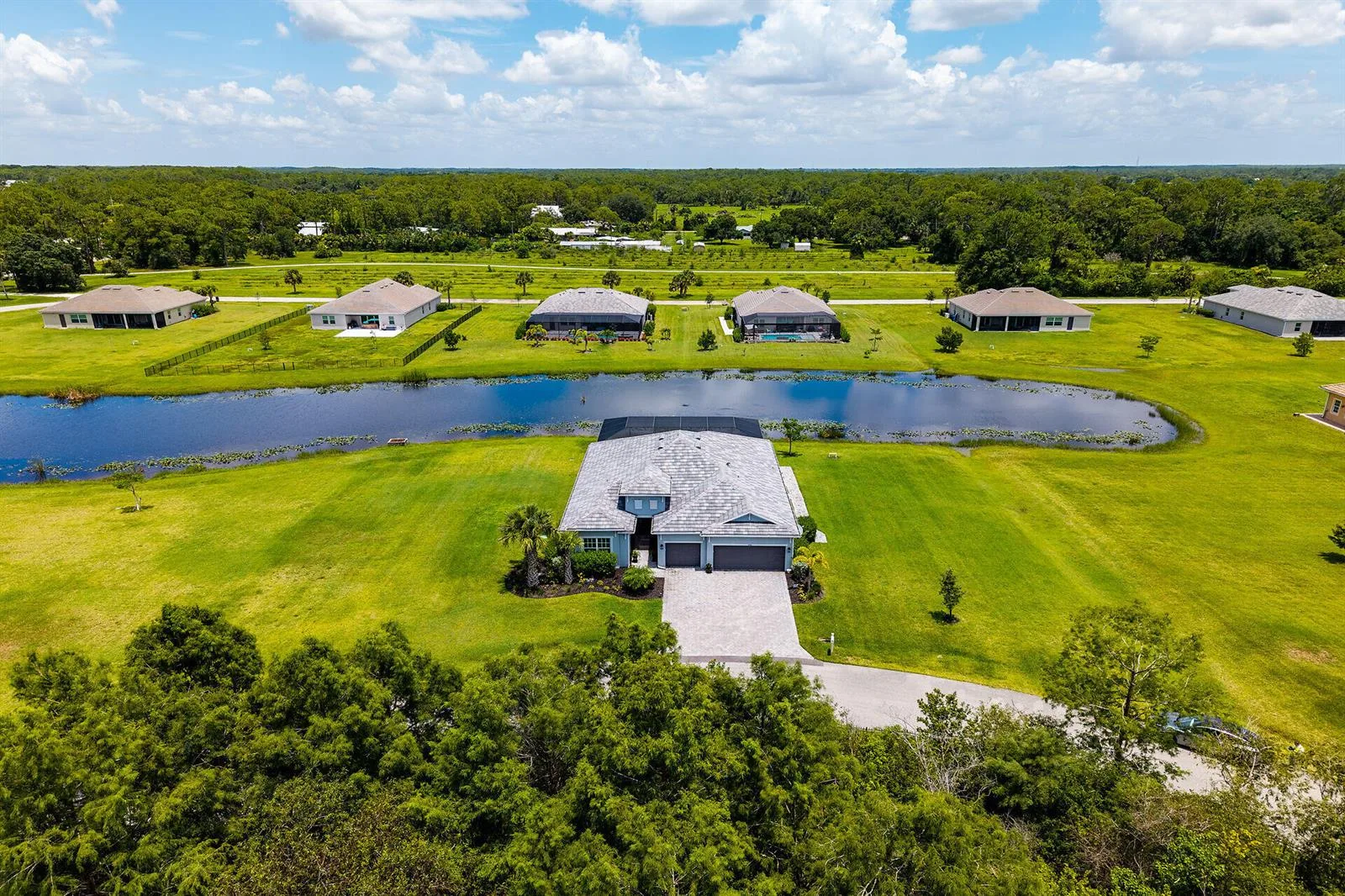 17190 Serengeti Circle, FL 33920 photo 2