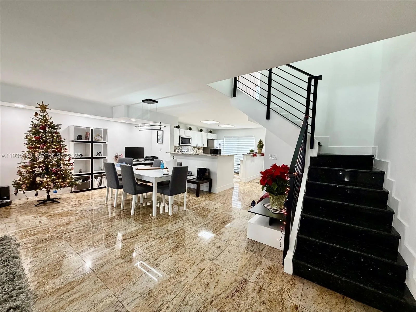934 NE 27th Ave, Hallandale Beach, FL 33009 photo 12