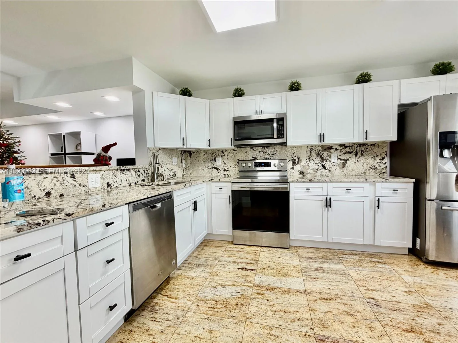 934 NE 27th Ave, Hallandale Beach, FL 33009 photo 7