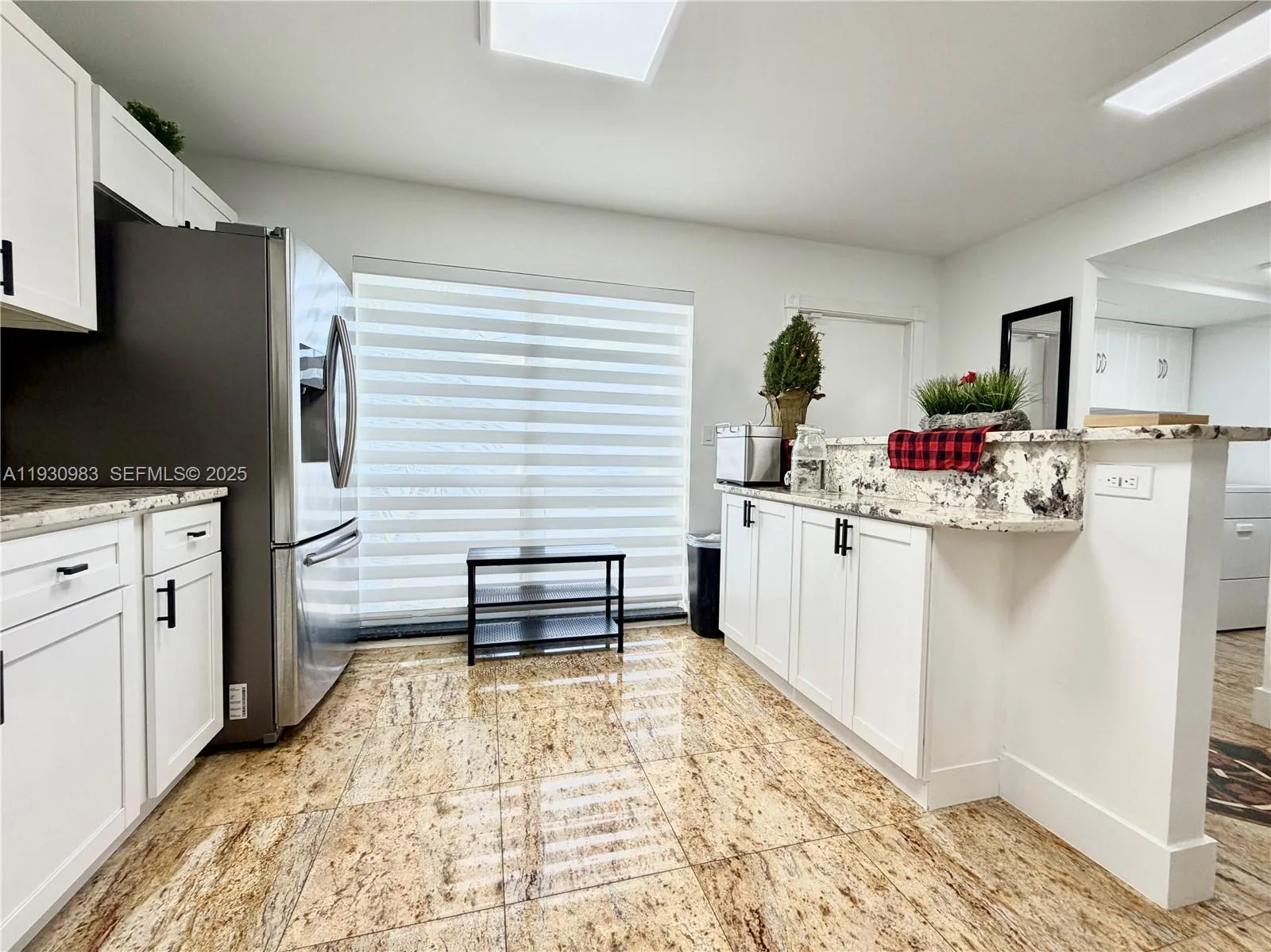 934 NE 27th Ave, Hallandale Beach, FL 33009 photo 9