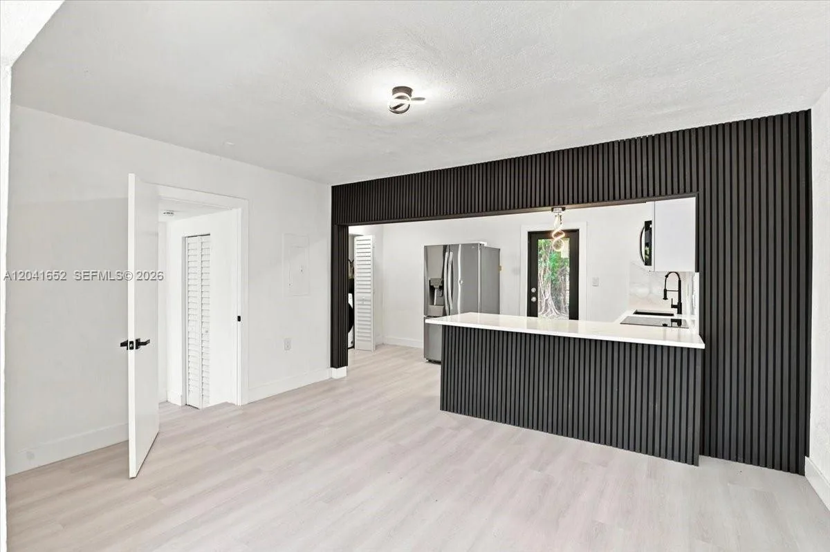 811 NW 65th St, Miami, FL 33150 photo 5
