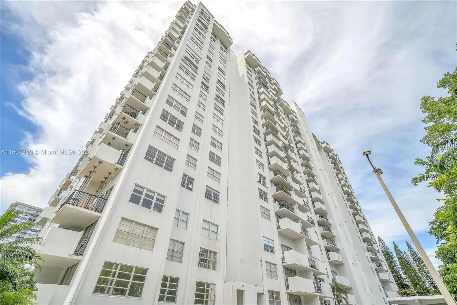 2780 NE 183rd St # 1601, Aventura, FL 33160