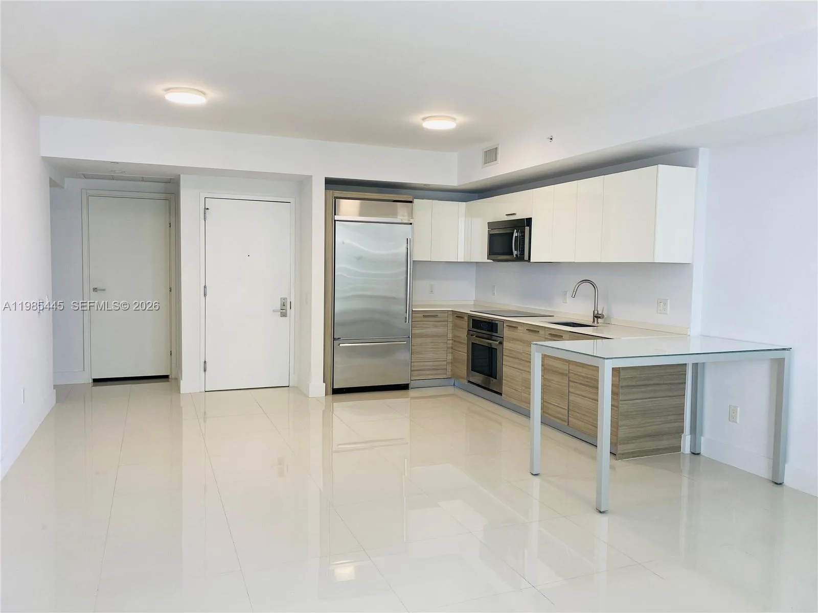 1300 Brickell Bay Dr # 1903, Miami, FL 33131 photo 2