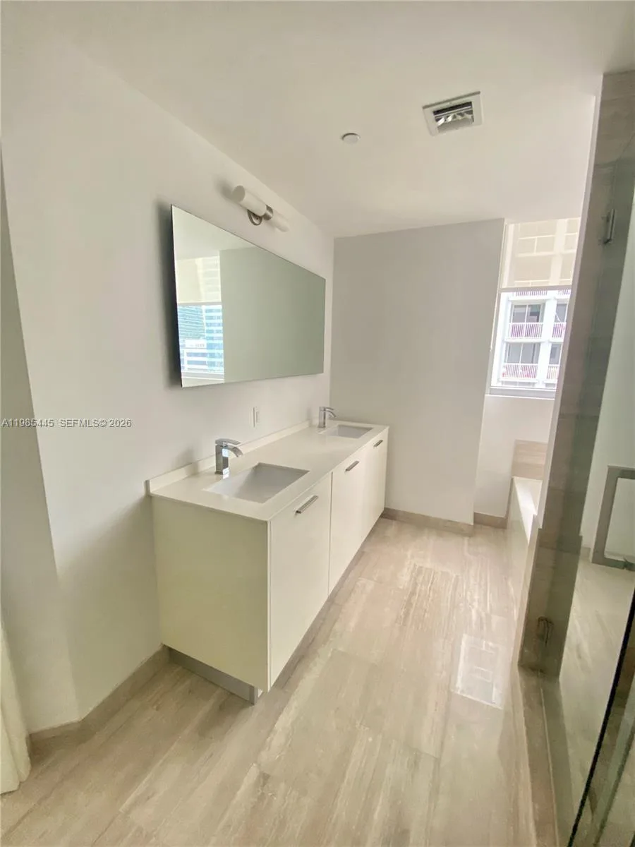 1300 Brickell Bay Dr # 1903, Miami, FL 33131 photo 5