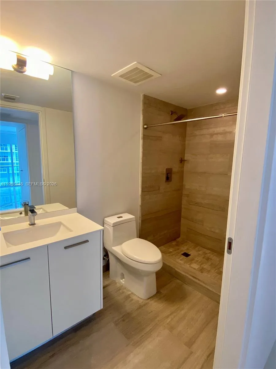 1300 Brickell Bay Dr # 1903, Miami, FL 33131 photo 8