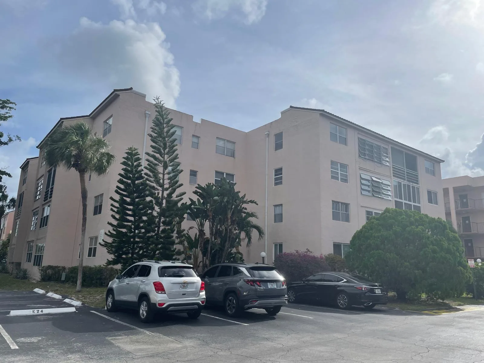 2851 Somerset Drive # 111, Oakland Park, FL 33311