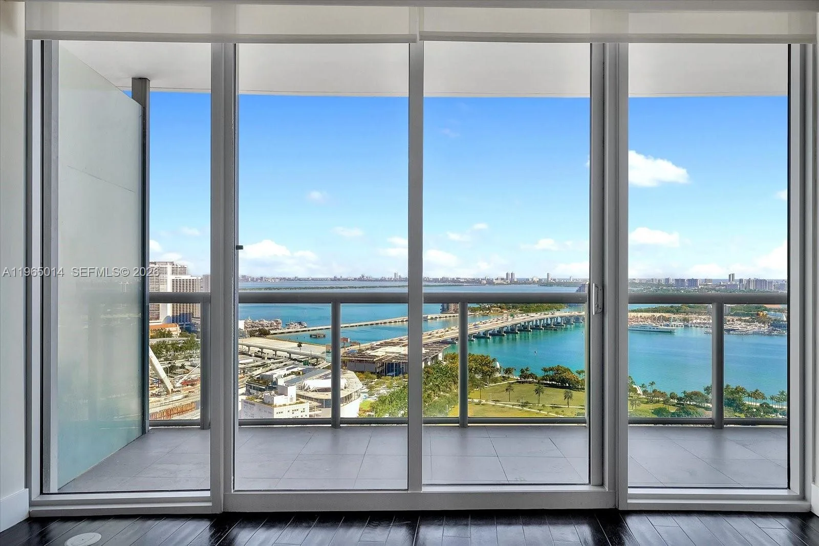 888 Biscayne Blvd # 3111, Miami, FL 33132