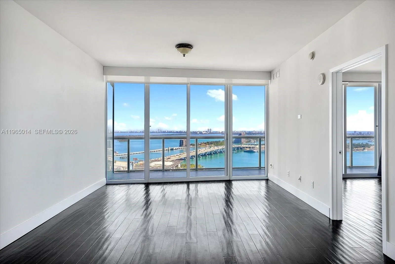 888 Biscayne Blvd # 3111, Miami, FL 33132 photo 2