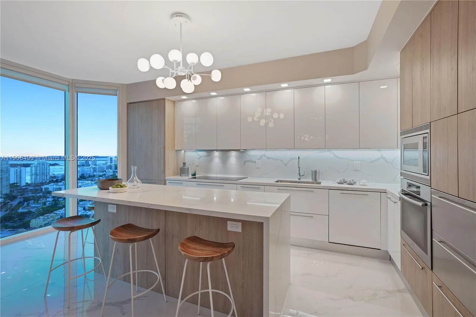 300 S Pointe Dr # 4306, Miami Beach, FL 33139 photo 10