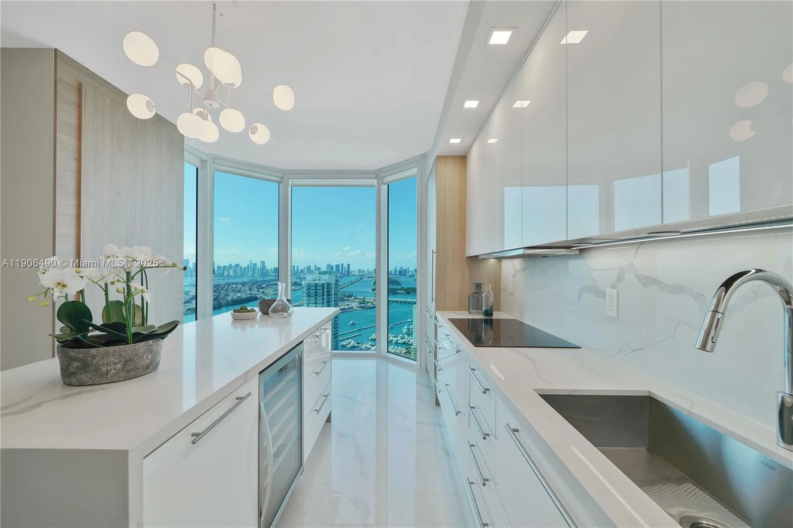 300 S Pointe Dr # 4306, Miami Beach, FL 33139 photo 11