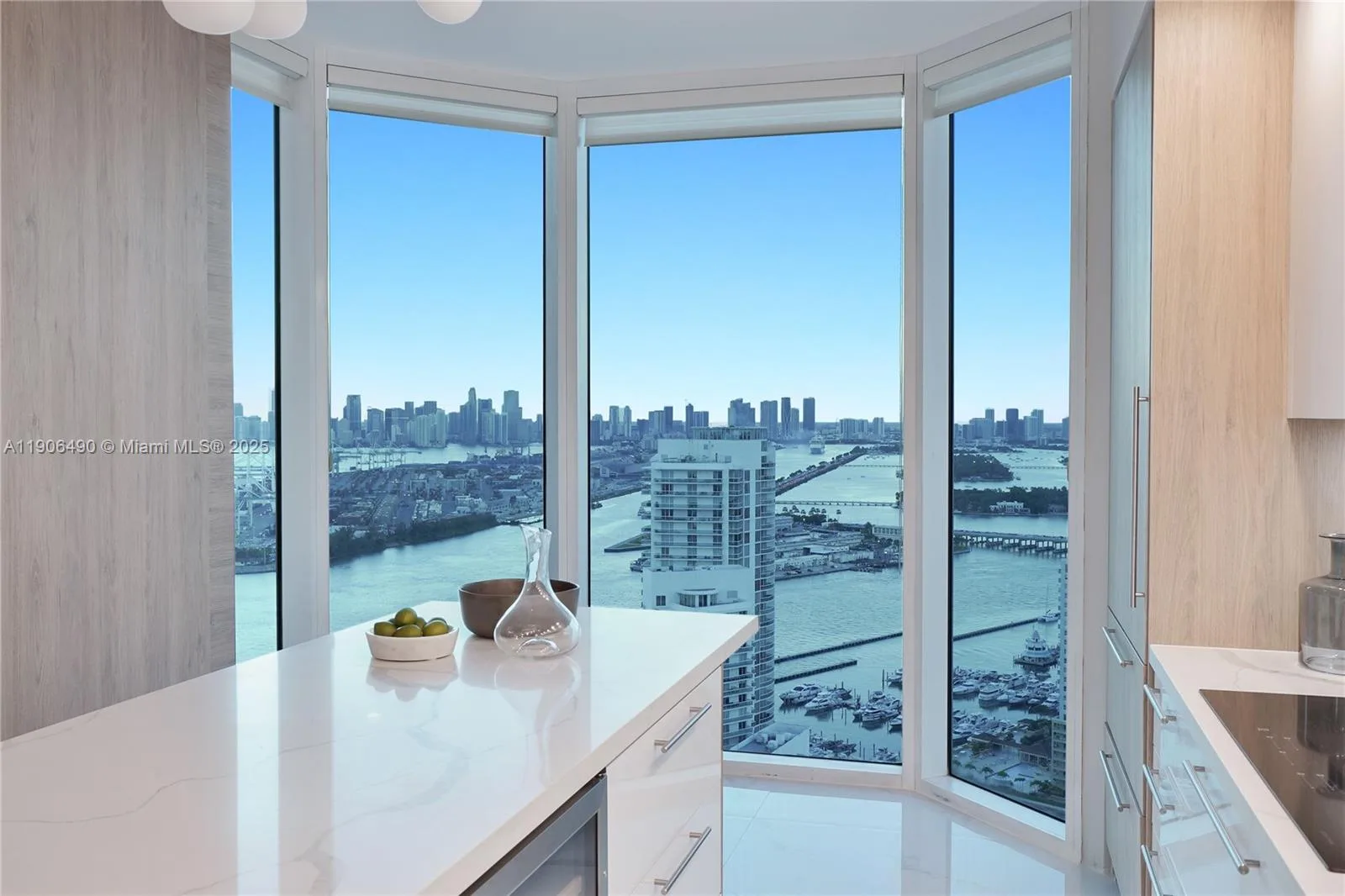300 S Pointe Dr # 4306, Miami Beach, FL 33139 photo 13