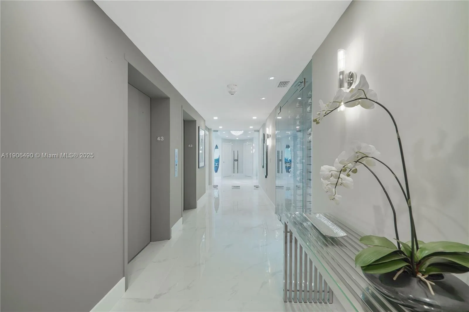 300 S Pointe Dr # 4306, Miami Beach, FL 33139 photo 2