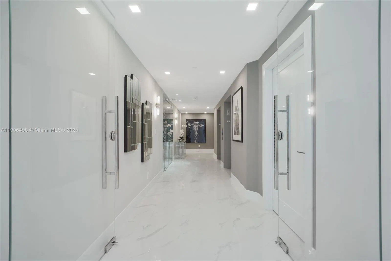 300 S Pointe Dr # 4306, Miami Beach, FL 33139 photo 4