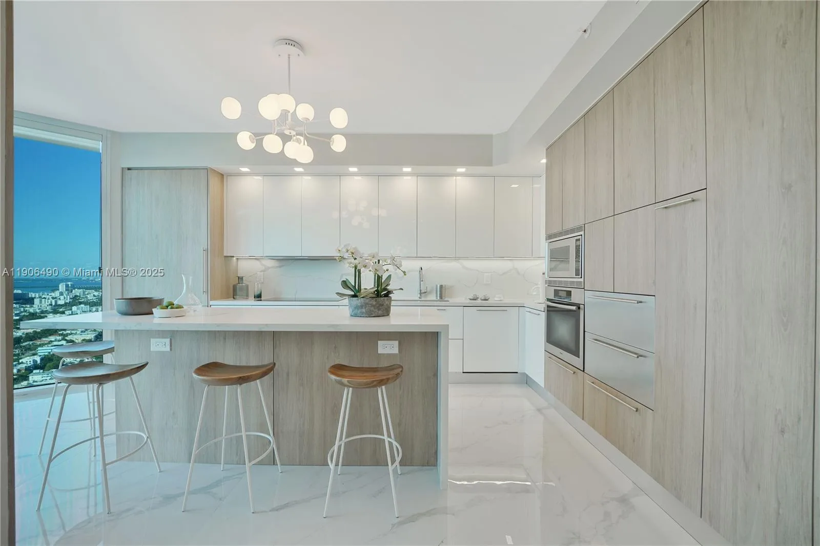 300 S Pointe Dr # 4306, Miami Beach, FL 33139 photo 6