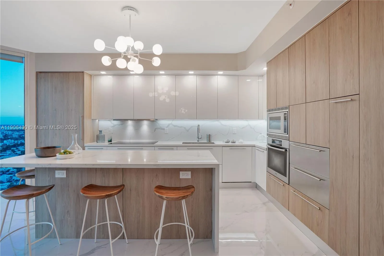 300 S Pointe Dr # 4306, Miami Beach, FL 33139 photo 7