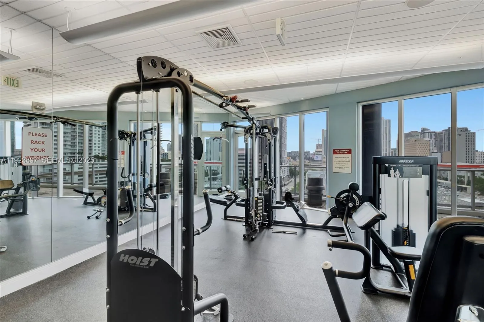 185 SW 7th St # 1612, Miami, FL 33130 photo 11