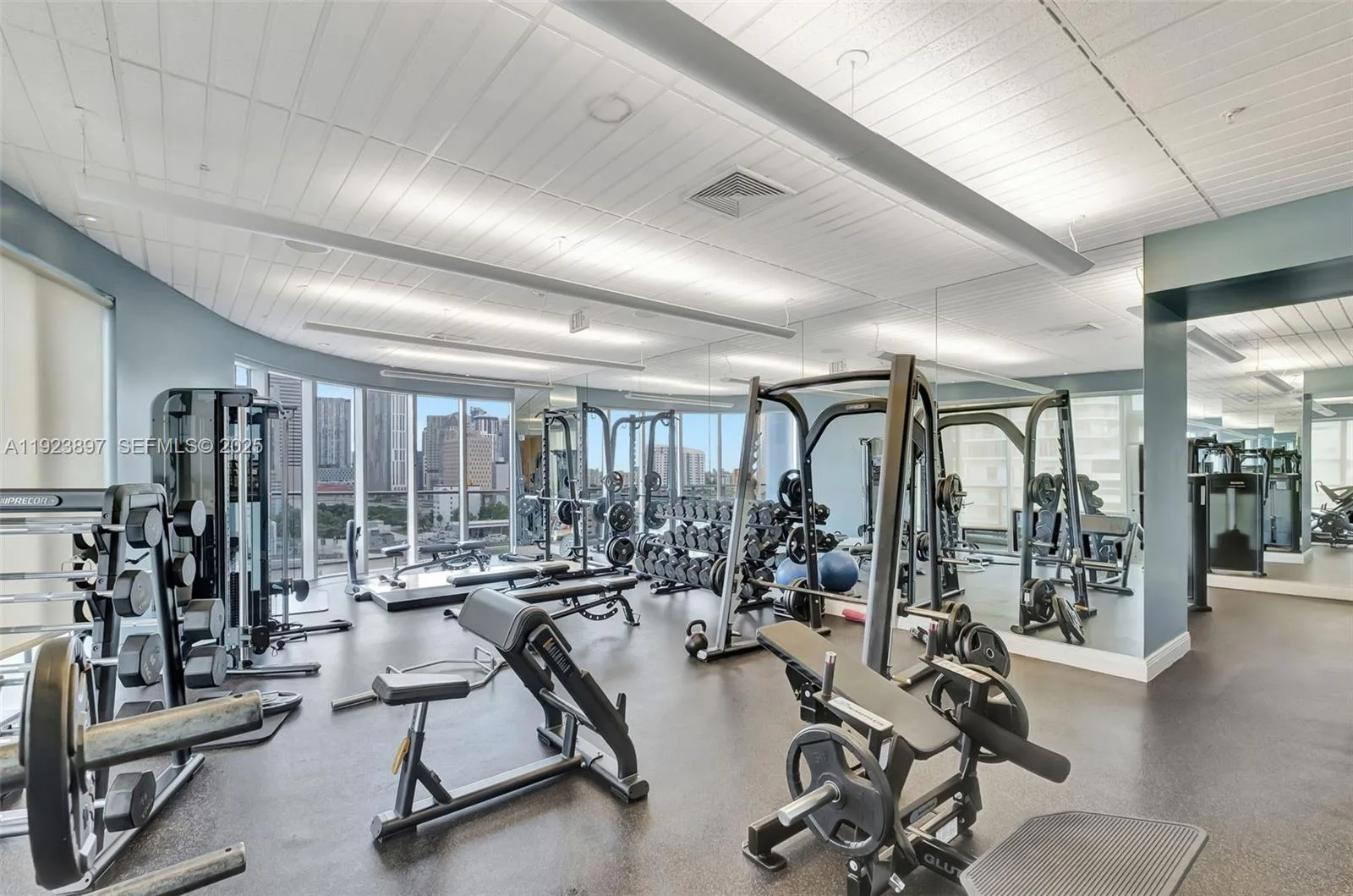 185 SW 7th St # 1612, Miami, FL 33130 photo 7
