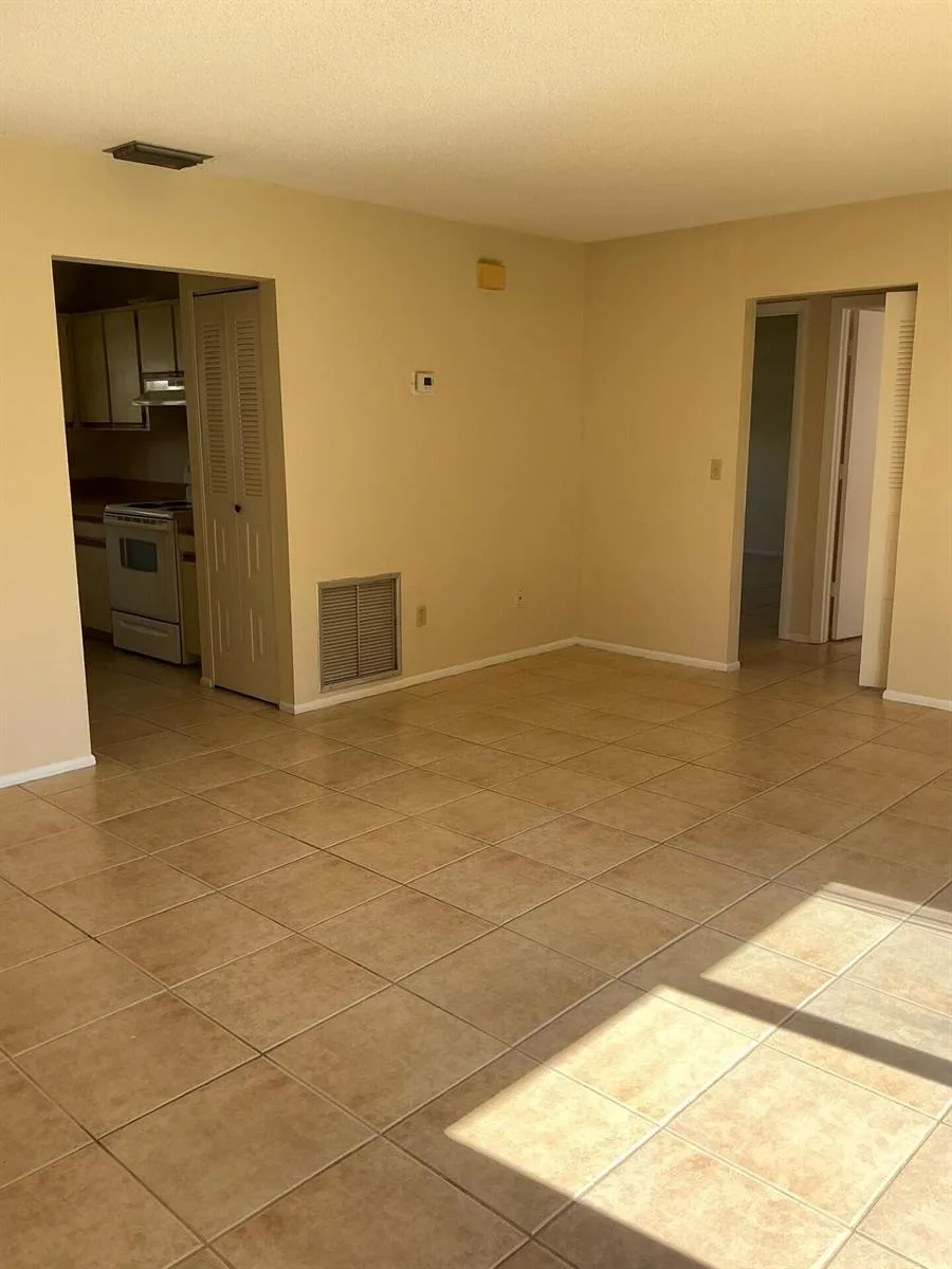 1537 SE Arenson Lane, Port St. Lucie, FL 34952 photo 4