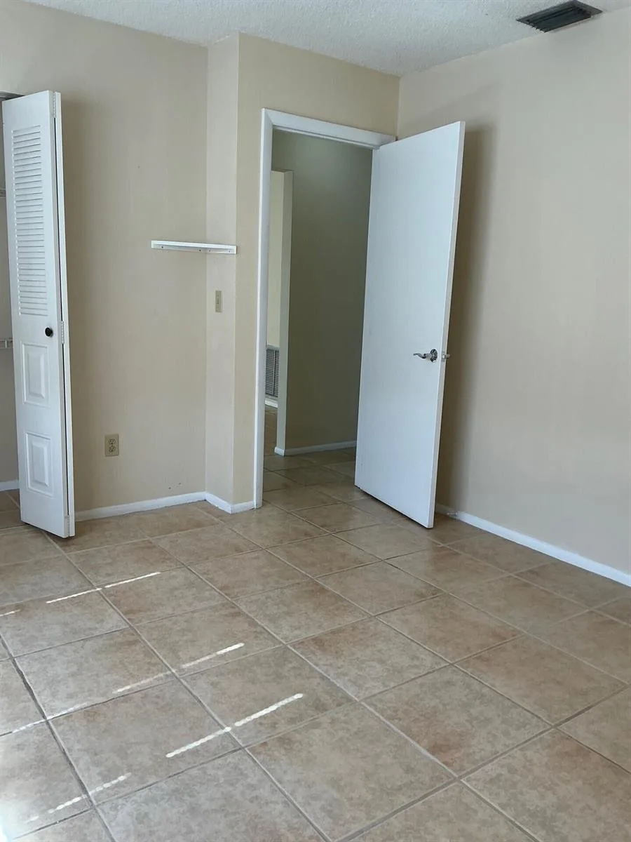 1537 SE Arenson Lane, Port St. Lucie, FL 34952 photo 5