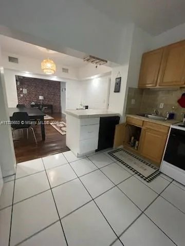 2811 Indian Creek Dr, Miami Beach, FL 33140 photo 12