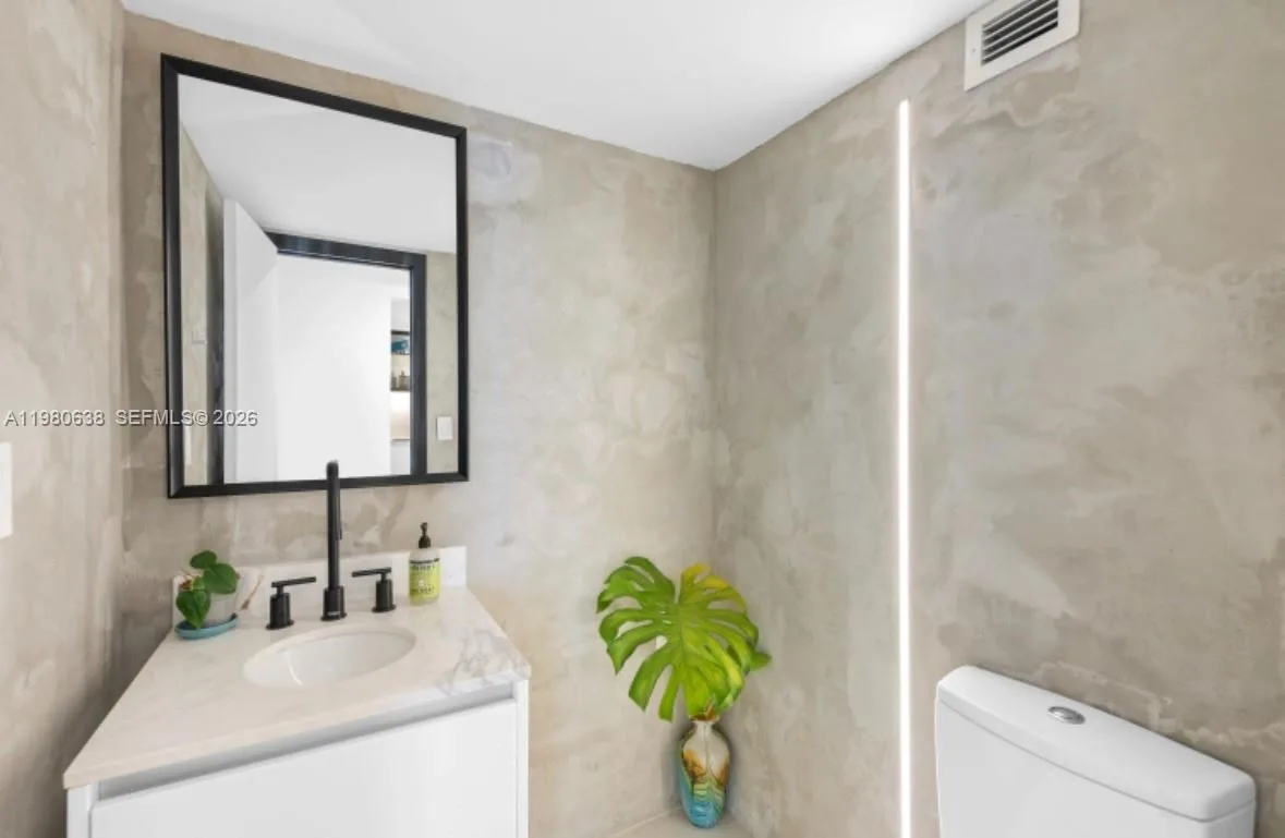 2655 Collins Ave # 504, Miami Beach, FL 33140 photo 3