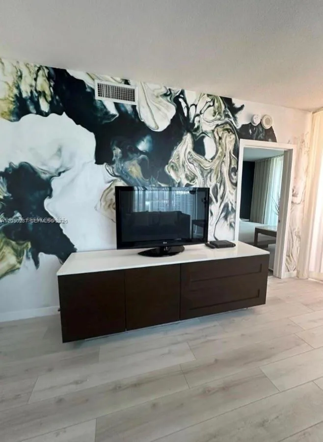 17315 Collins Ave # 1406, Sunny Isles Beach, FL 33160