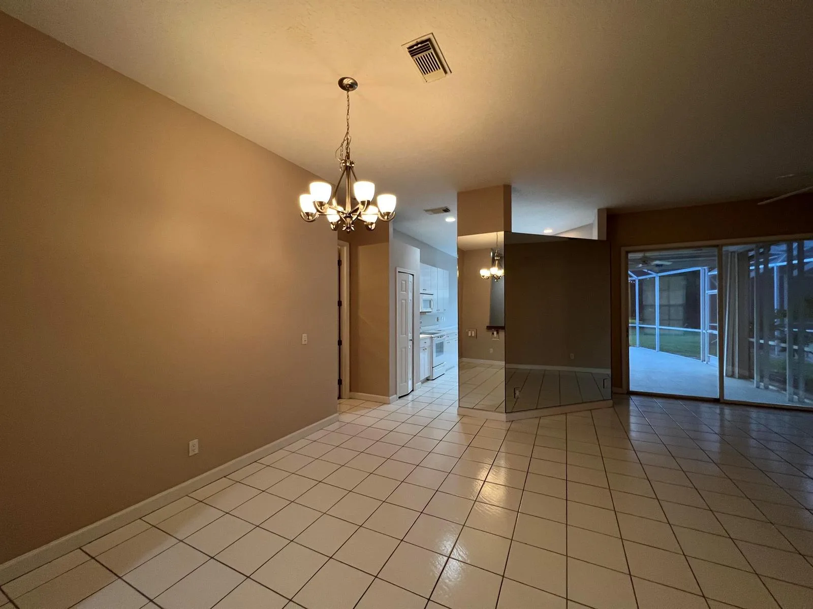 557 SW New Castle Cove, Port St. Lucie, FL 34986 — zdjęcie 3