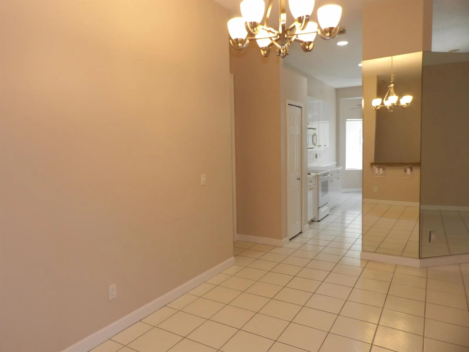 557 SW New Castle Cove, Port St. Lucie, FL 34986 — zdjęcie 4
