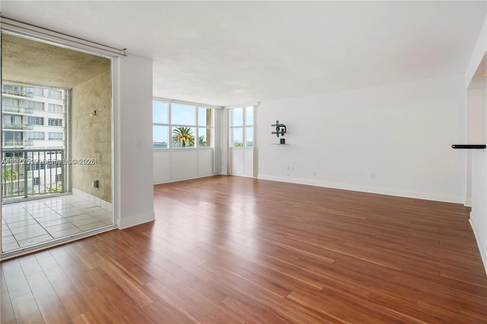 1420 Brickell Bay Dr # 505C, Miami, FL 33131