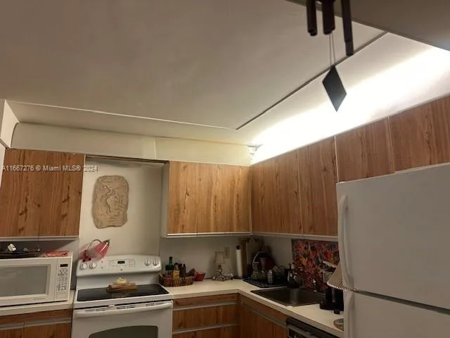 2301 S Ocean Dr # 407, Hollywood, FL 33019 photo 8
