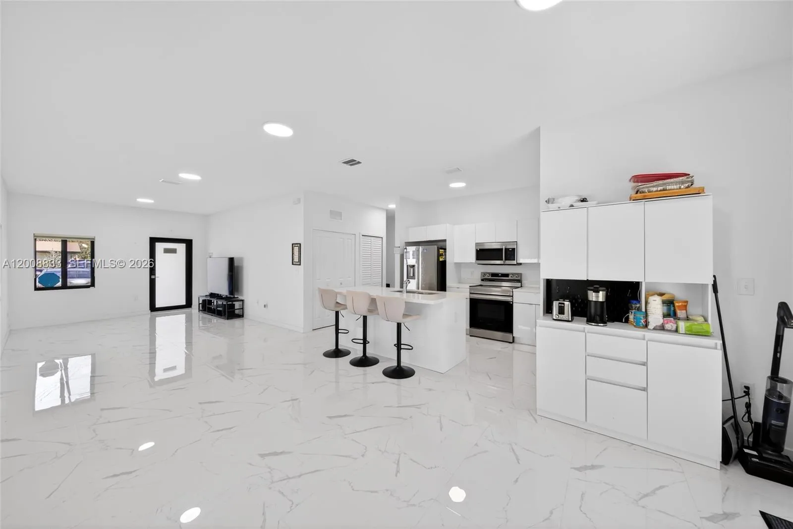1864 NW 84th St, Miami, FL 33147 photo 3
