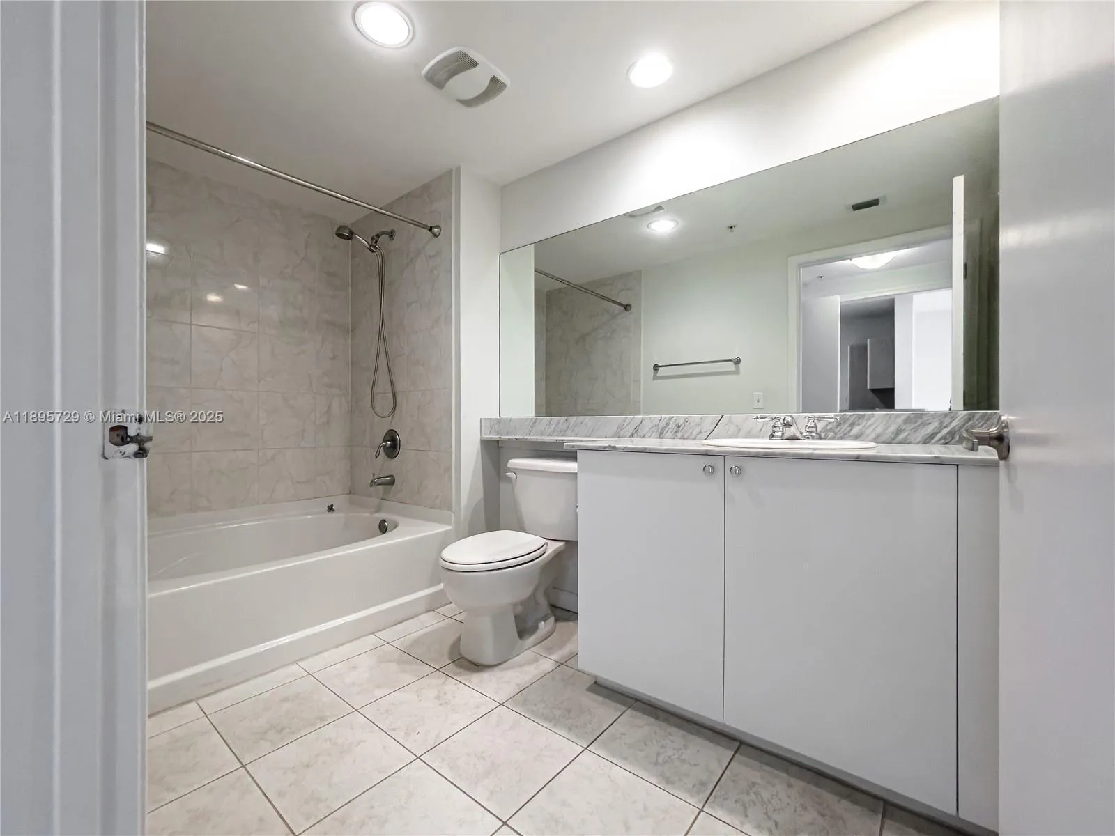 18800 NE 29th Ave # 607, Aventura, FL 33180 photo 4