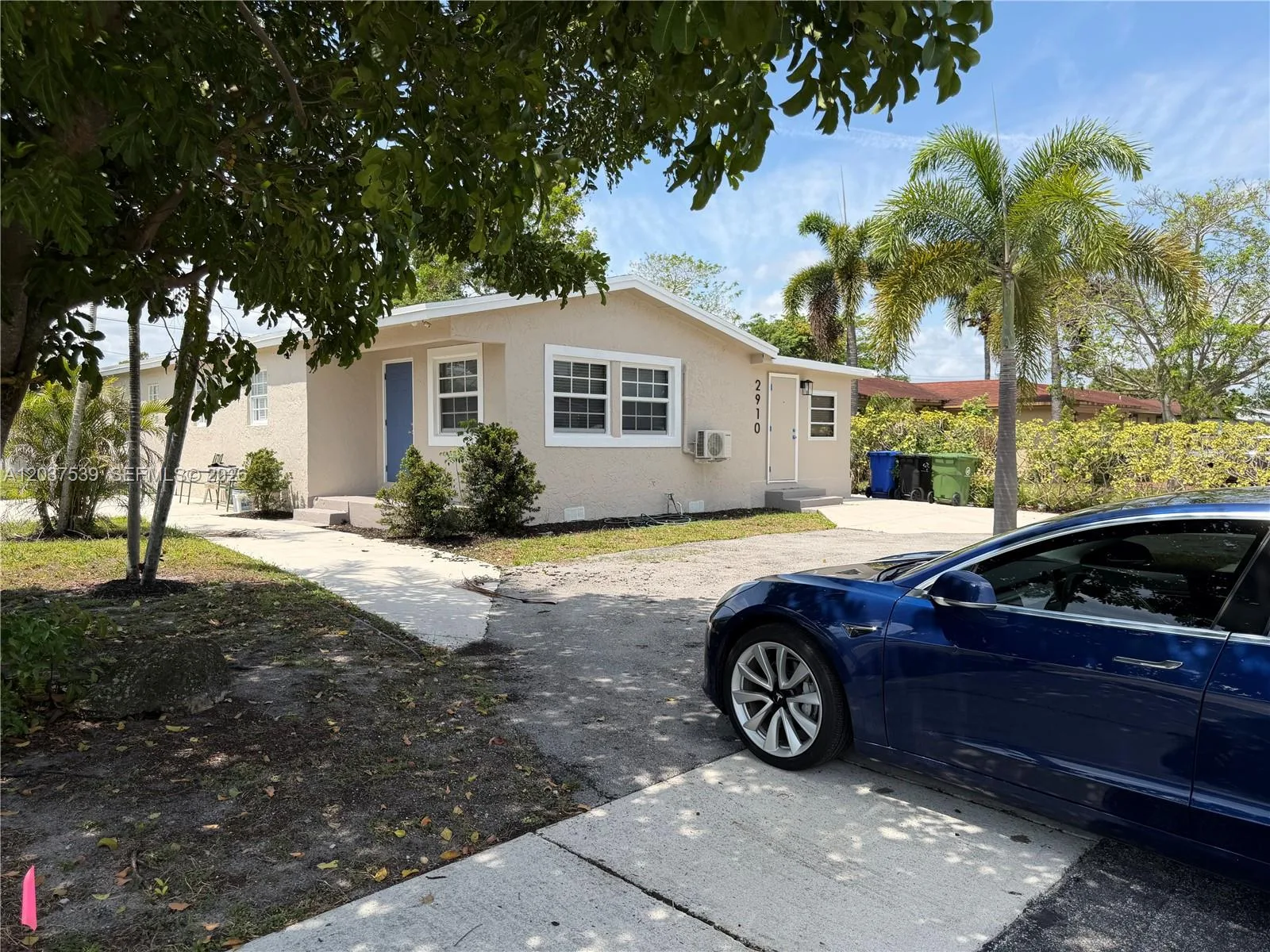 2910 NW 25th St, Fort Lauderdale, FL 33311 photo 2