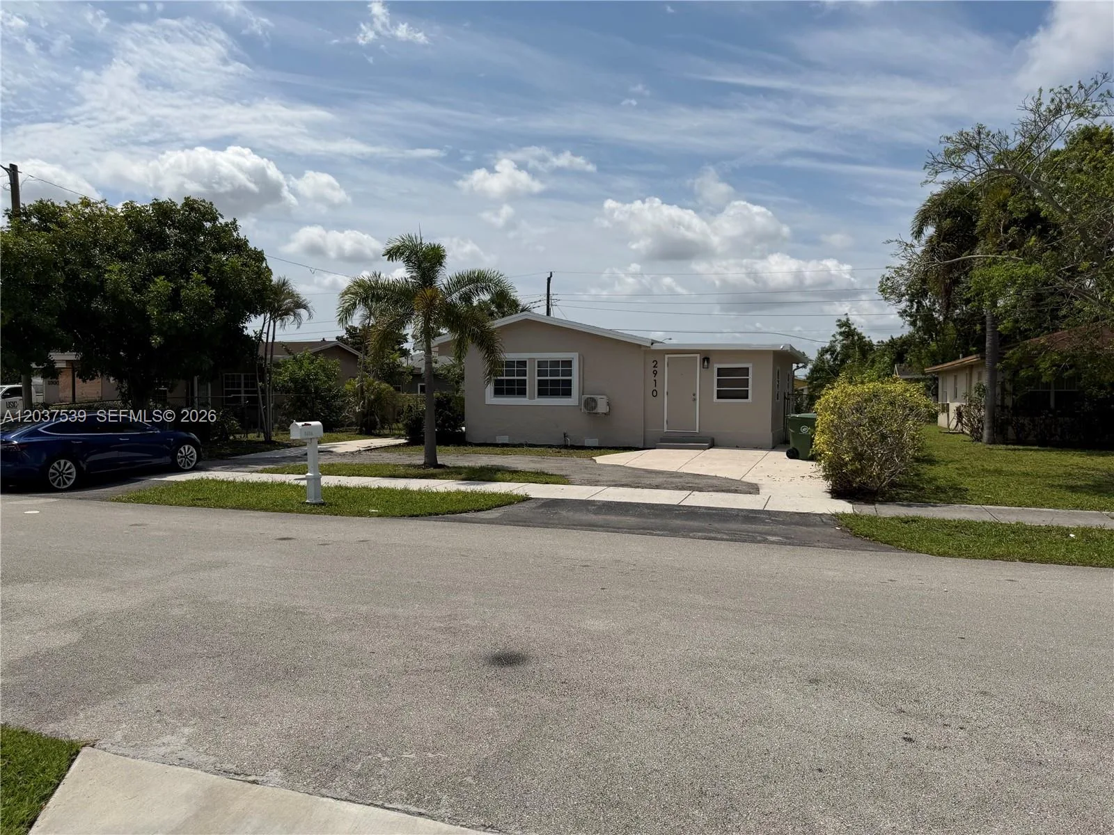 2910 NW 25th St, Fort Lauderdale, FL 33311 photo 3