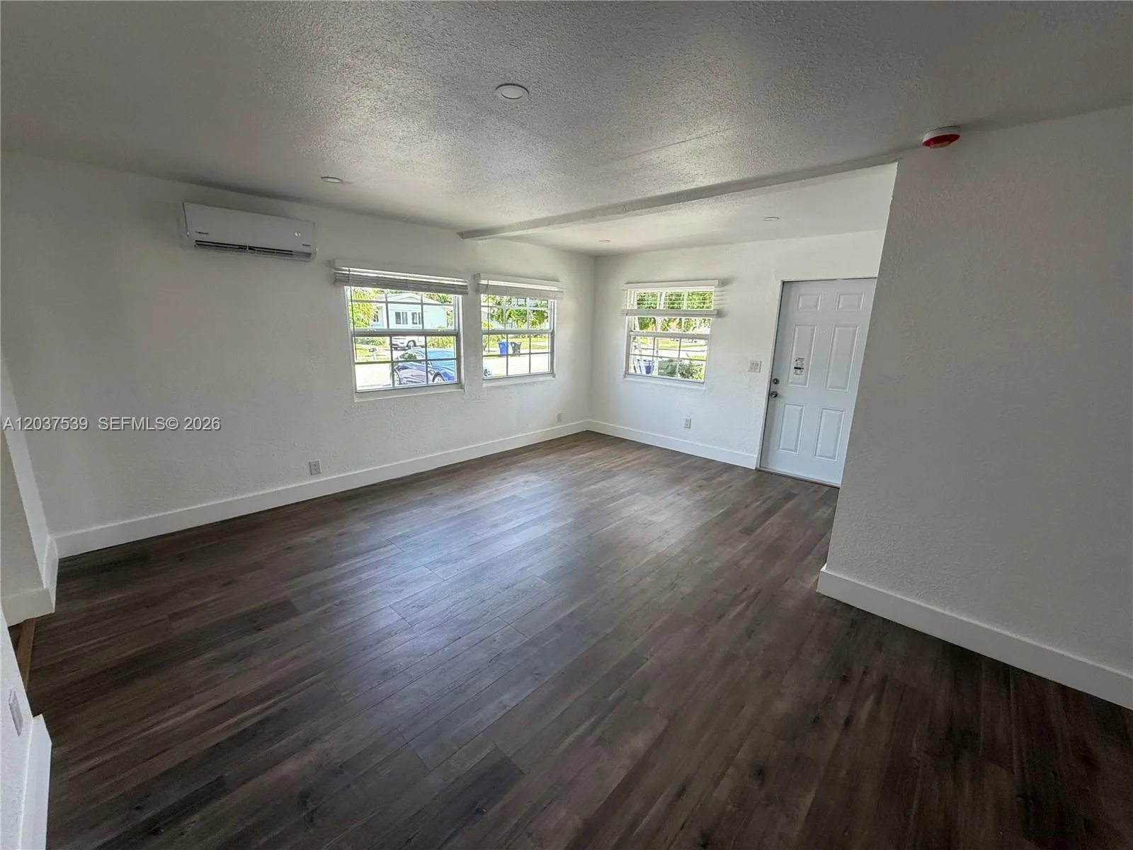2910 NW 25th St, Fort Lauderdale, FL 33311 photo 4