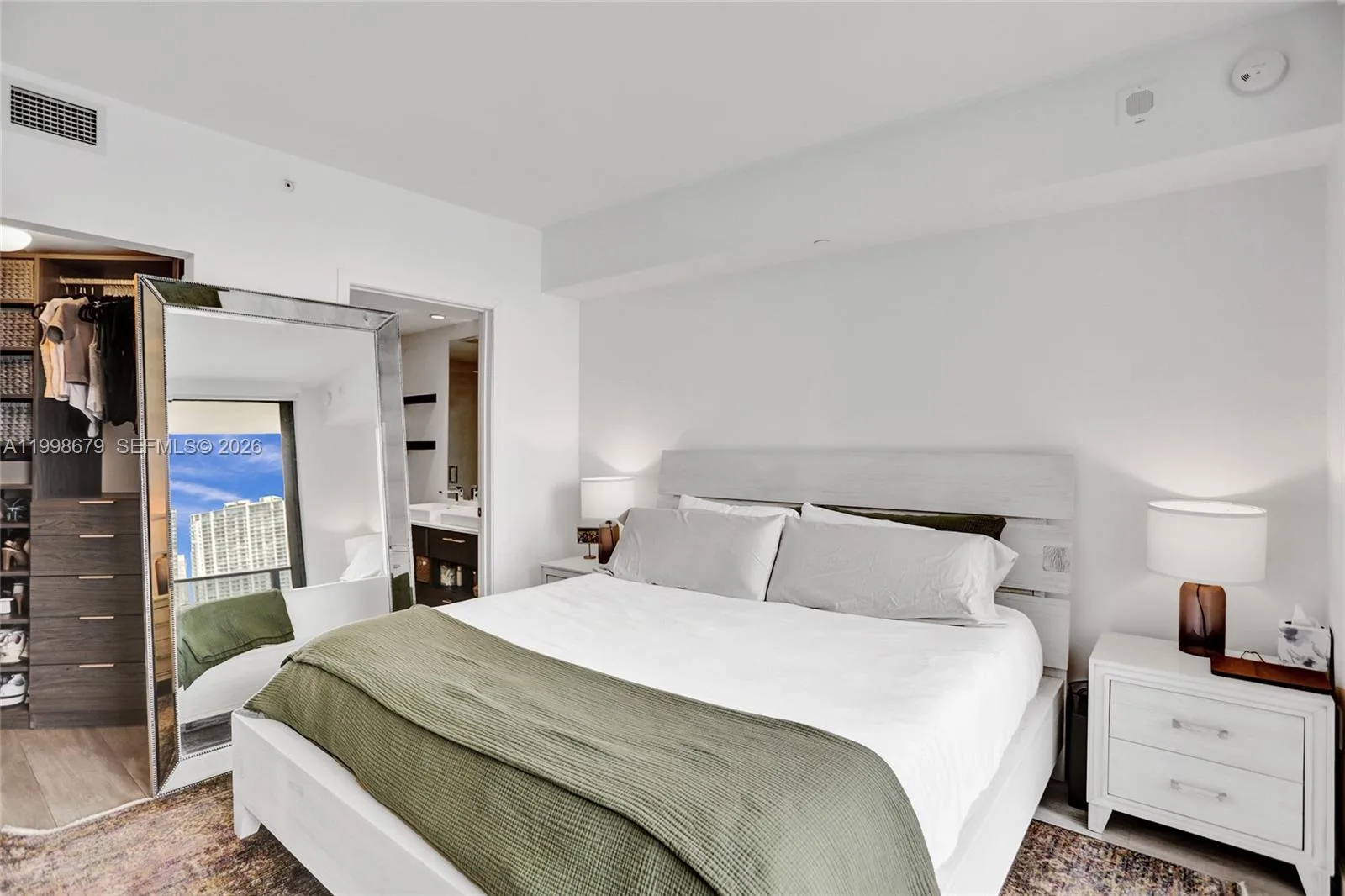 45 SW 9th St # 2001, Miami, FL 33130 photo 12