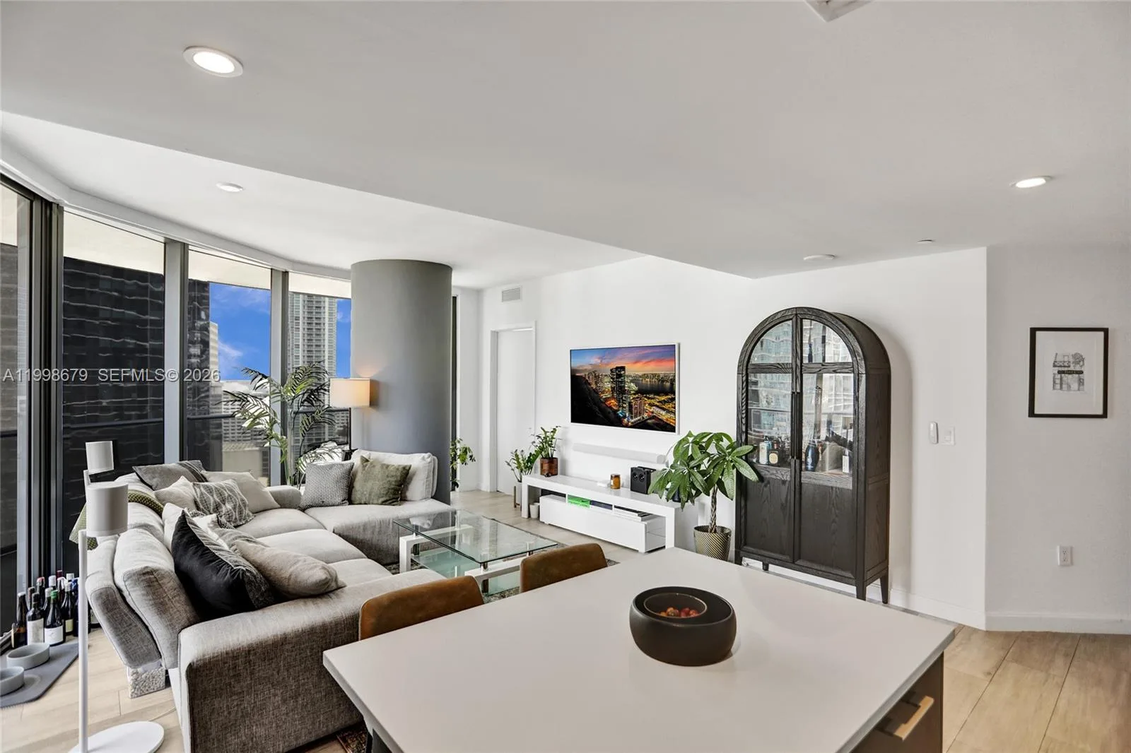 45 SW 9th St # 2001, Miami, FL 33130 photo 6