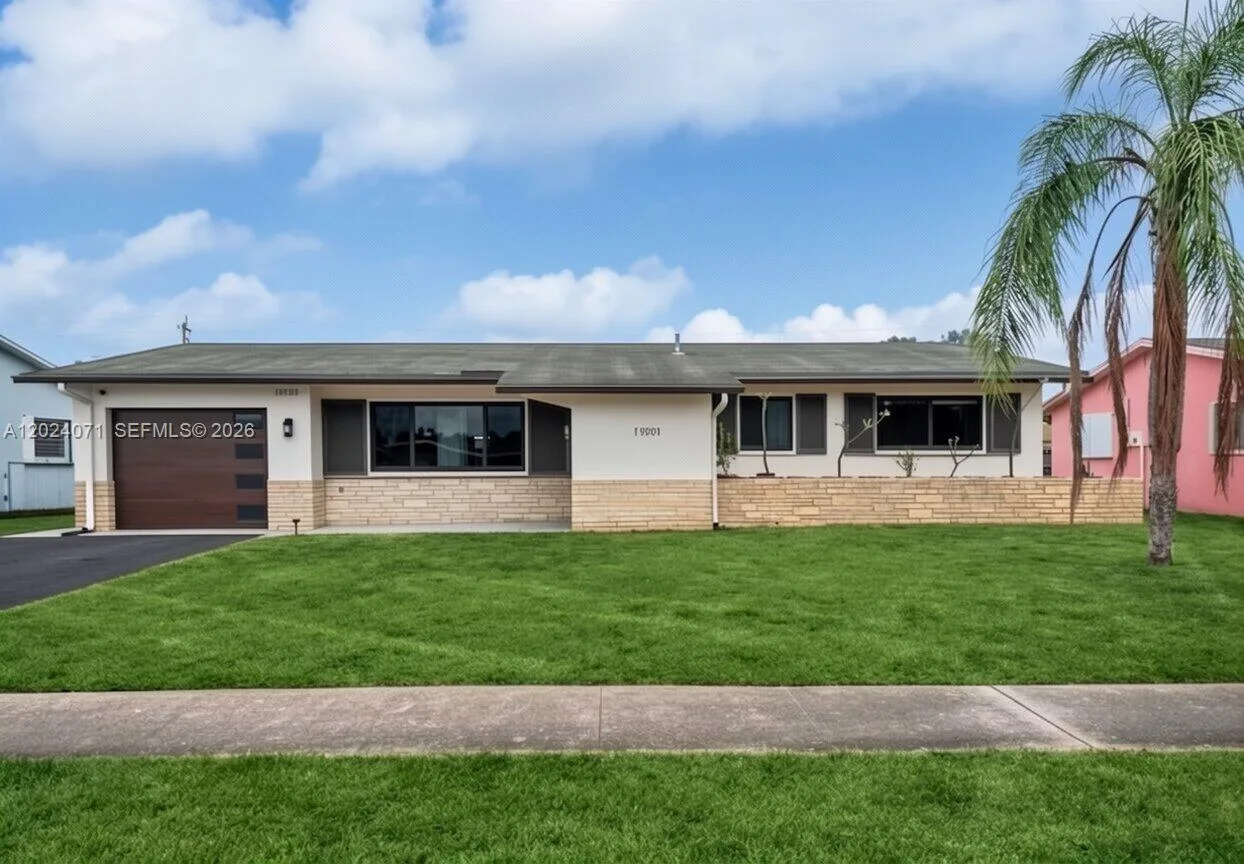 11901 NW 23rd St, Pembroke Pines, FL 33026
