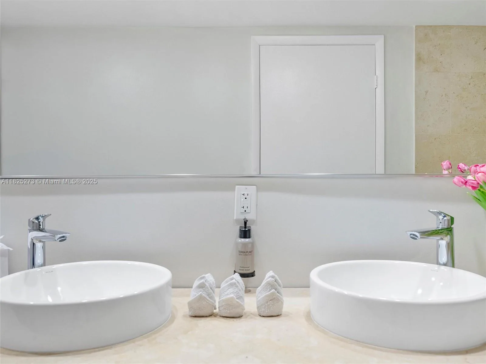 485 Brickell Ave # 2501, Miami, FL 33131 photo 12