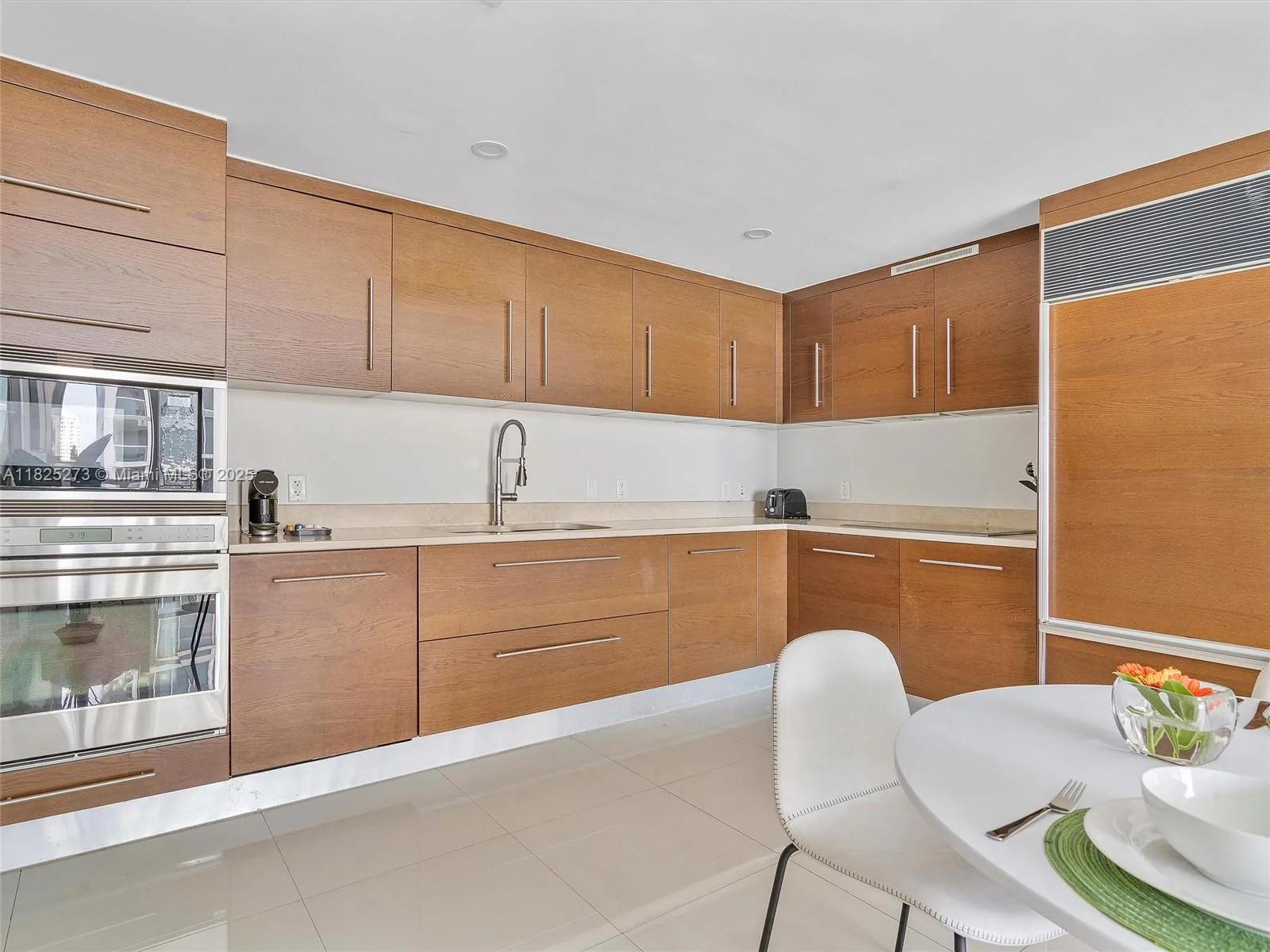 485 Brickell Ave # 2501, Miami, FL 33131 photo 5