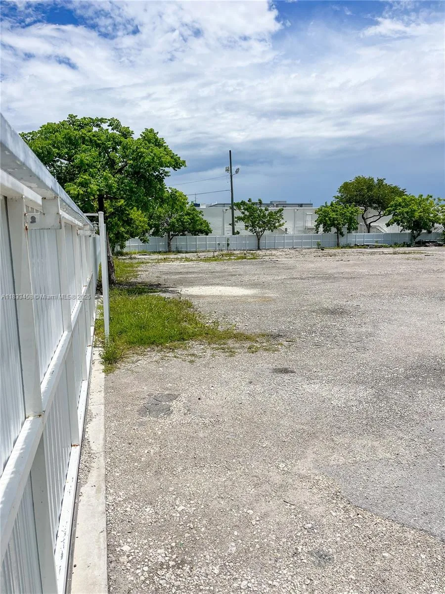 1401 NW 108th Ave, Sweetwater, FL 33172 photo 3