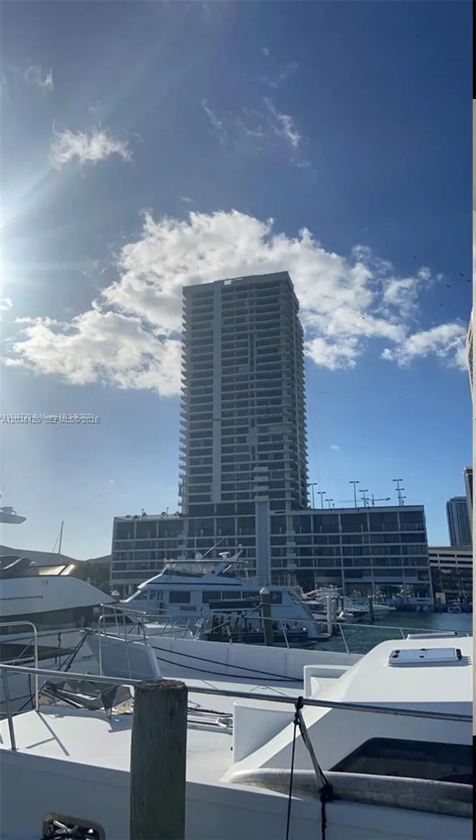 555 NE 15th St # 33E, Miami, FL 33132