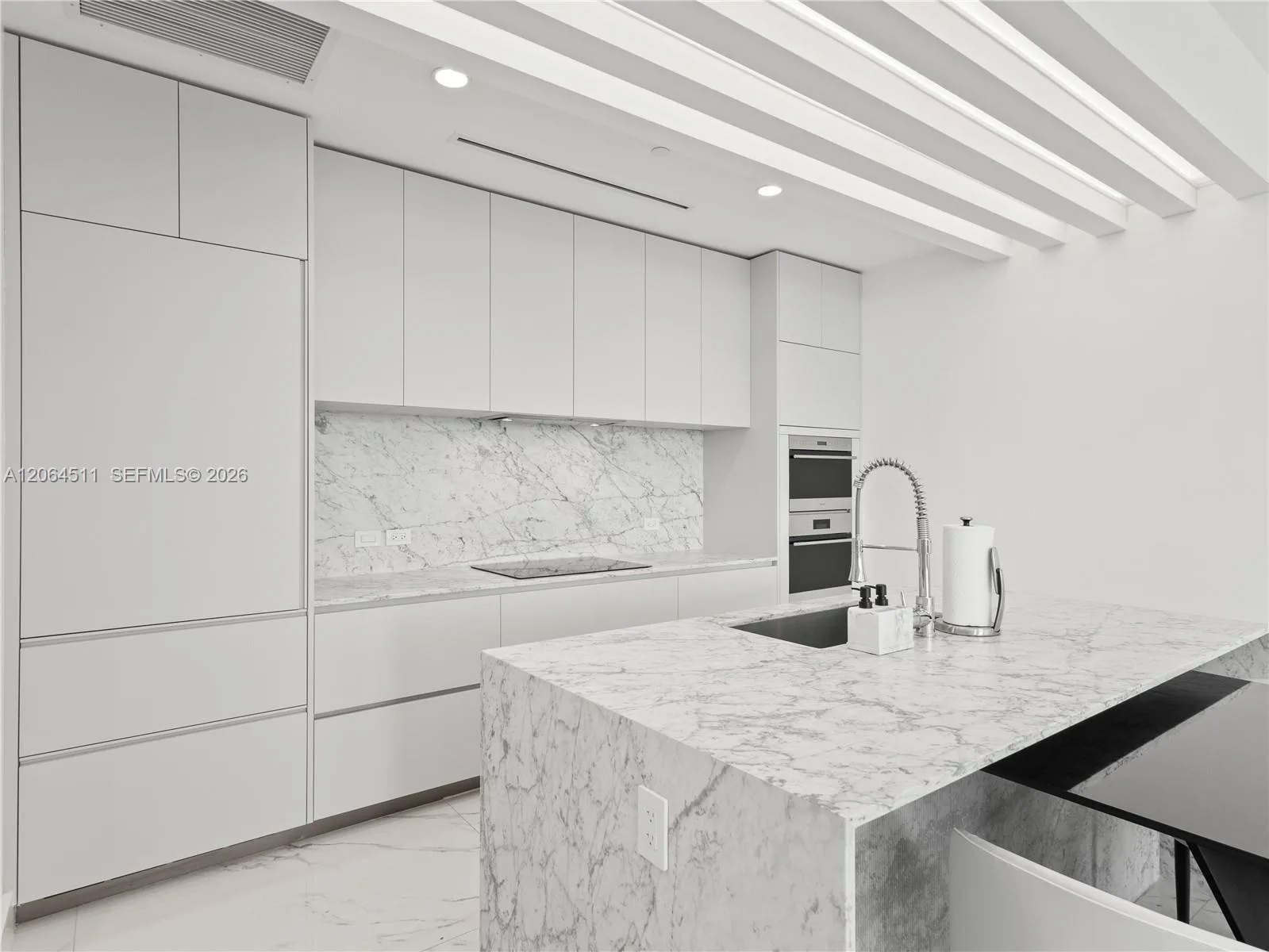 5775 Collins Ave # 405, Miami Beach, FL 33140 photo 4