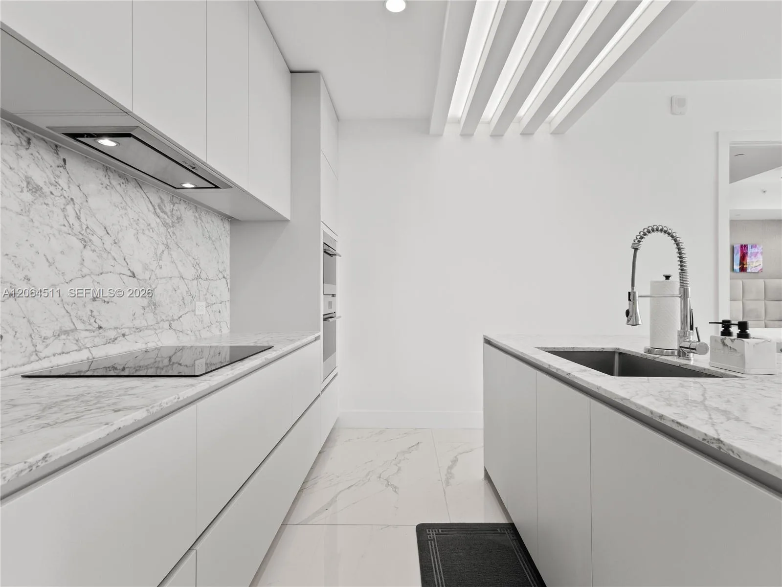5775 Collins Ave # 405, Miami Beach, FL 33140 photo 5