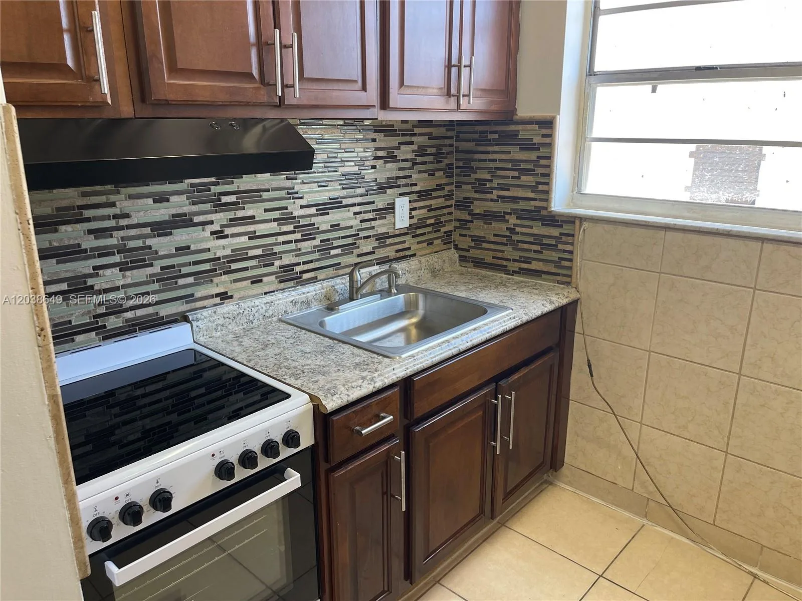 1043 NW 2nd St # 14, Miami, FL 33128